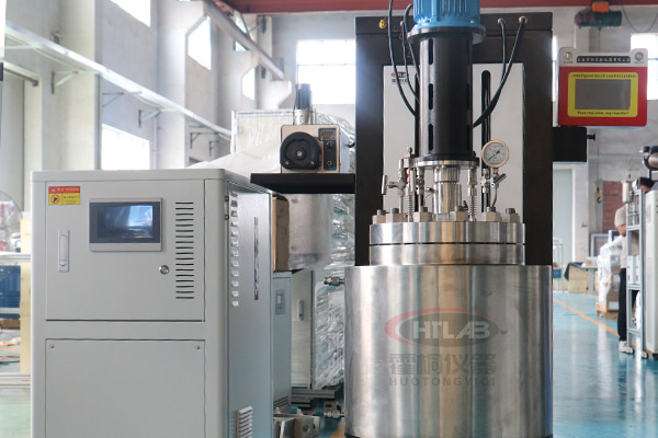 該中試攪拌高壓反應釜配備智能檢測系統(tǒng)
